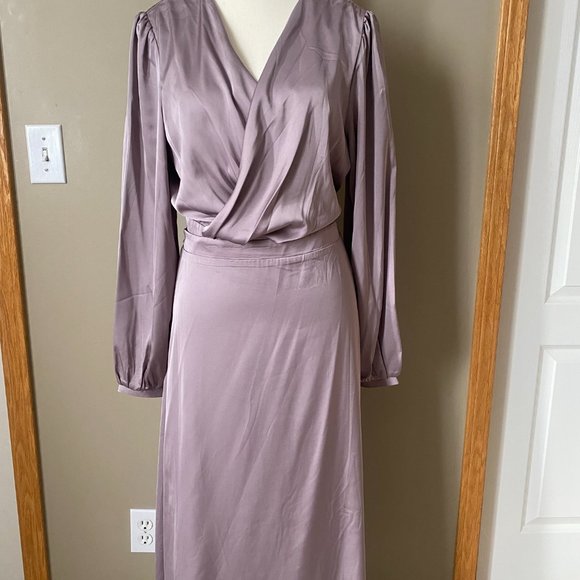 TFNC Tall bridesmaid satin long sleeve wrap front midi dress - Picture 2 of 5